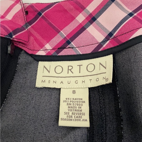 Norton Mc Naughton,grey pleated skirt. SZ 8 - Picture 6 of 6